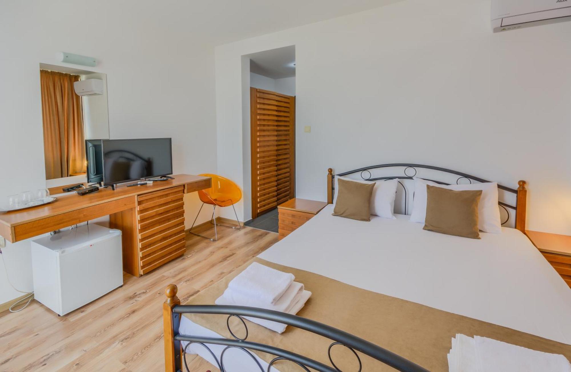 Hotel Odyssey Sozopol Bagian luar foto